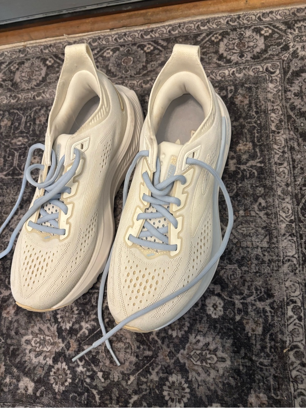 Brooks Women’s Glycerin 23 Running Shoes